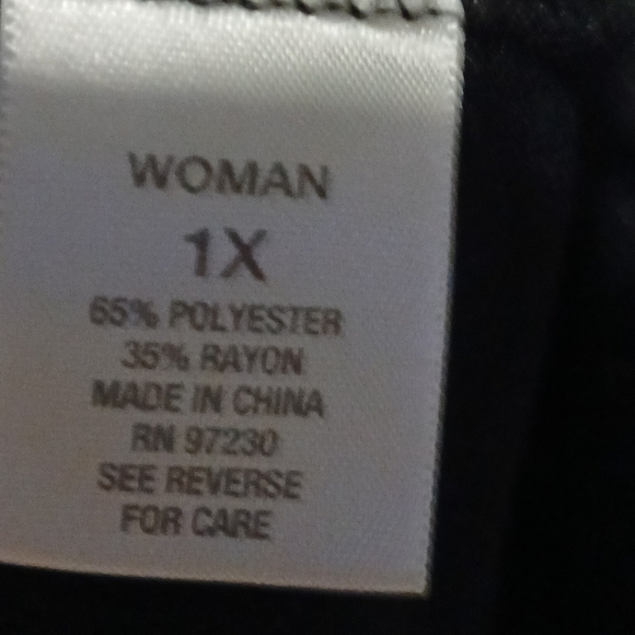 Dressbarn brand women's beautiful sequin Pullover top. Size 1X - Picture 9 of 9